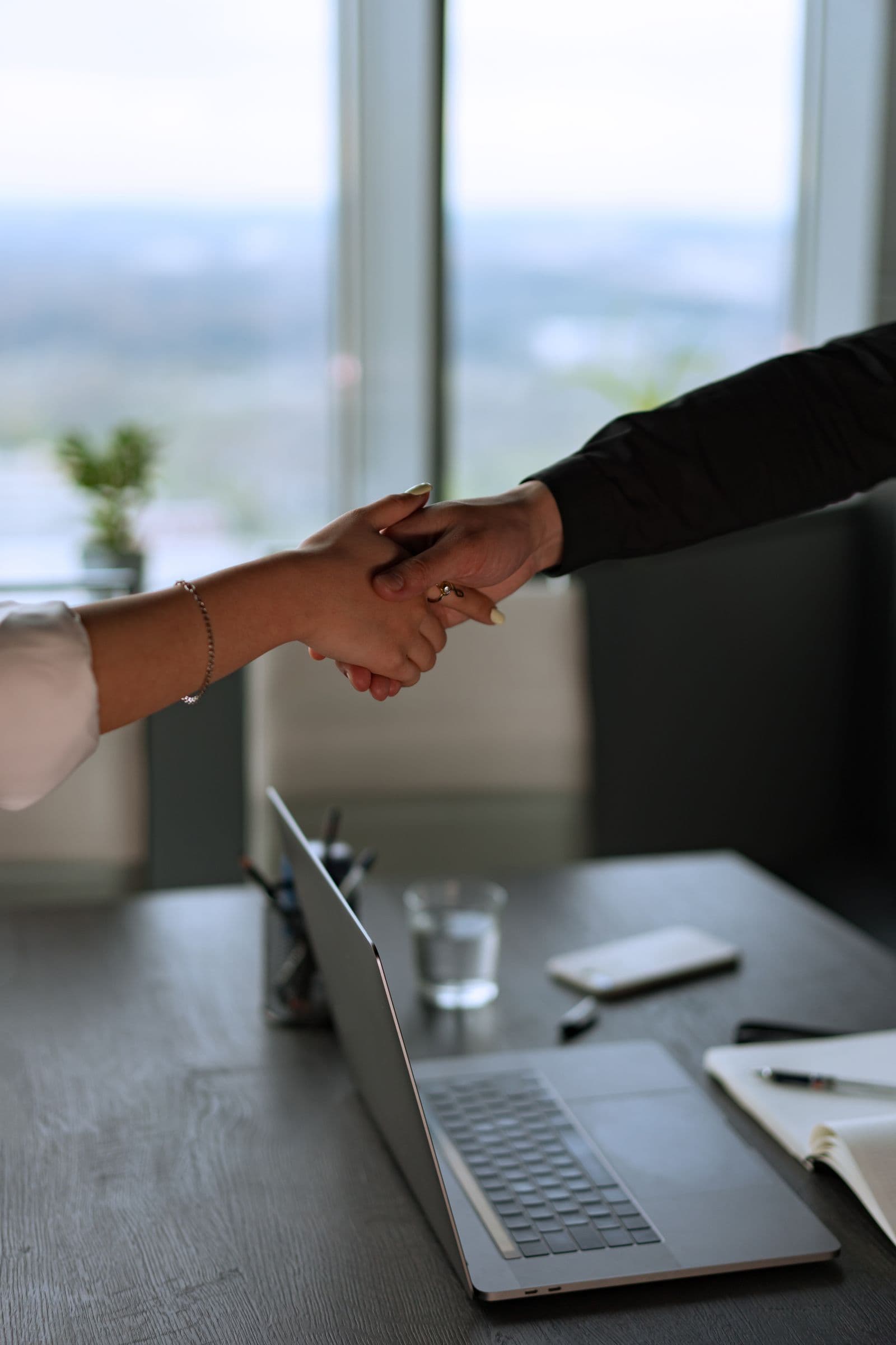 A OneLead specialist meeting with a client